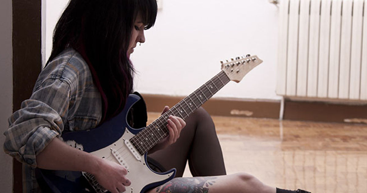 learn-to-play-guitar-with-david-joel