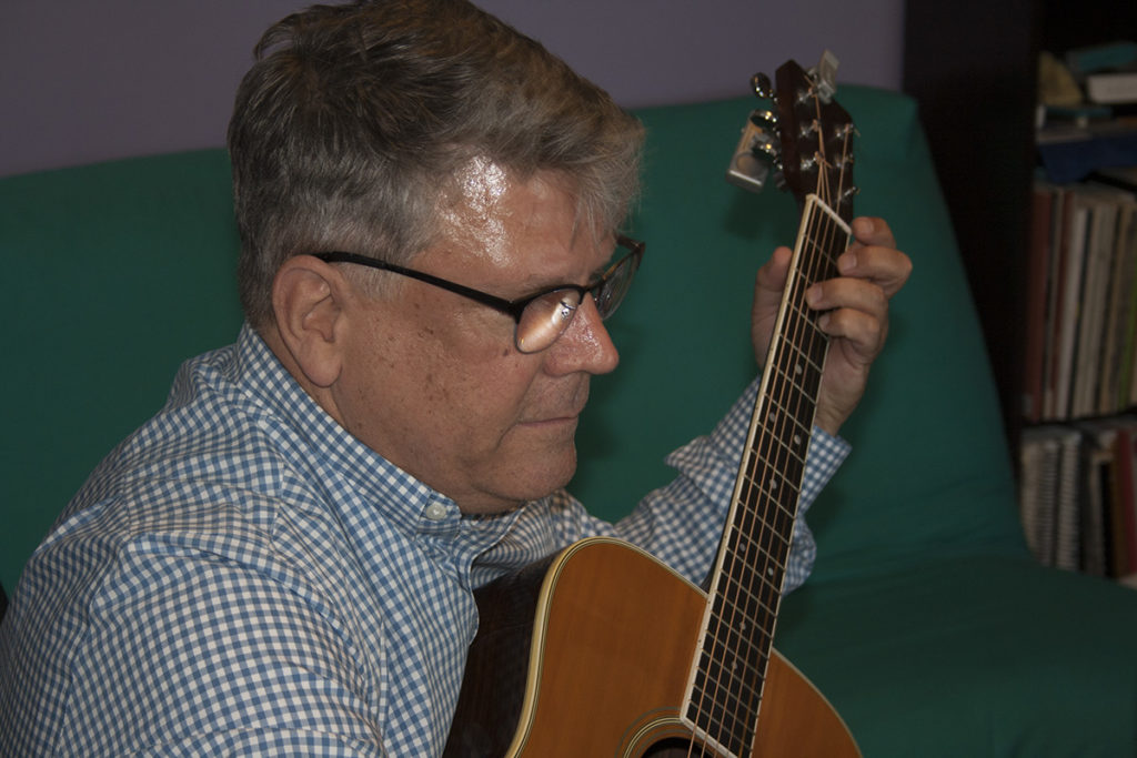 guitar-playing-in-philadelphia